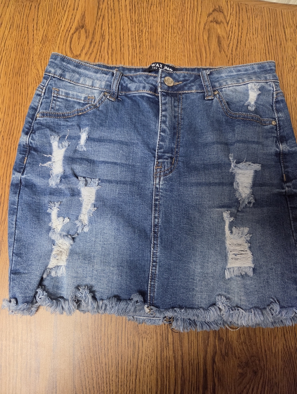Wax Jeans Distressed Denim Skirt Size Large (Jrs.)